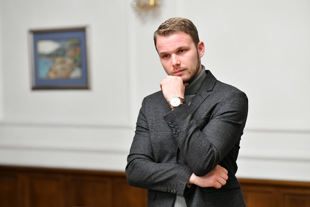 Nije dobro vraćanje u prošlost i nametanje odluka BN