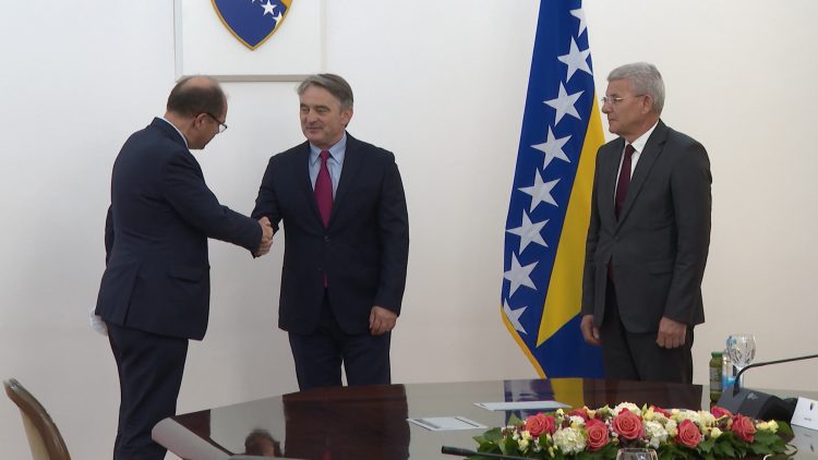 Predsjedništvo BiH zatražilo pomoć Kristijana Šmita - Vimarsana News