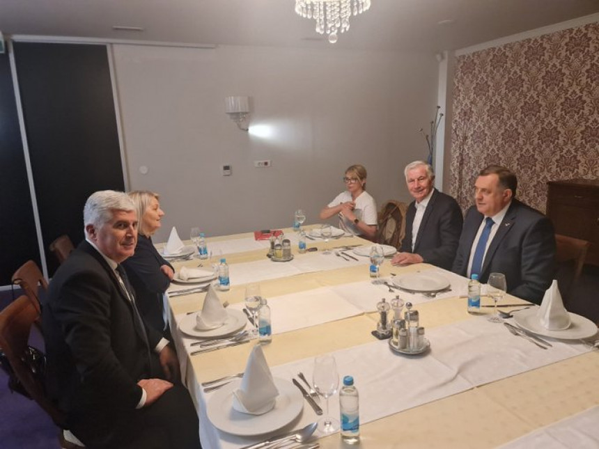 Slikali se Dodik i Čović i poručili: Prijateljski ručak