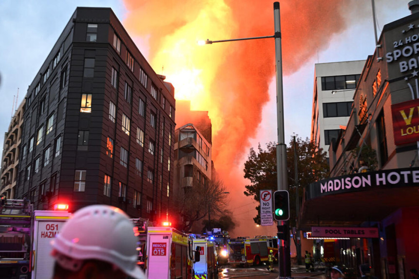 Izbio veliki požar u centru Sidneja, gori višespratnica