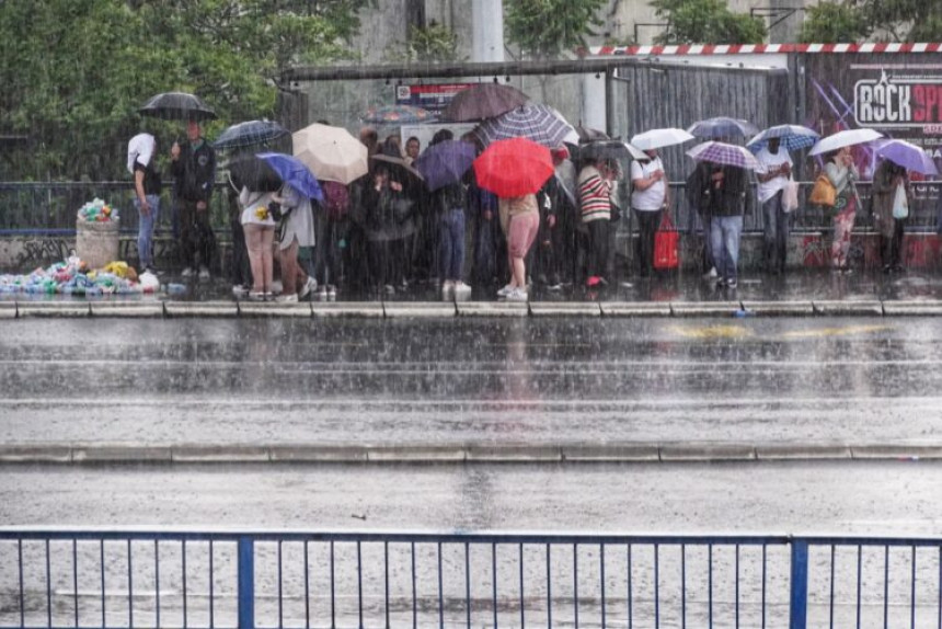 Beograd zahvatilo nevrijeme, padavine i narednih sati