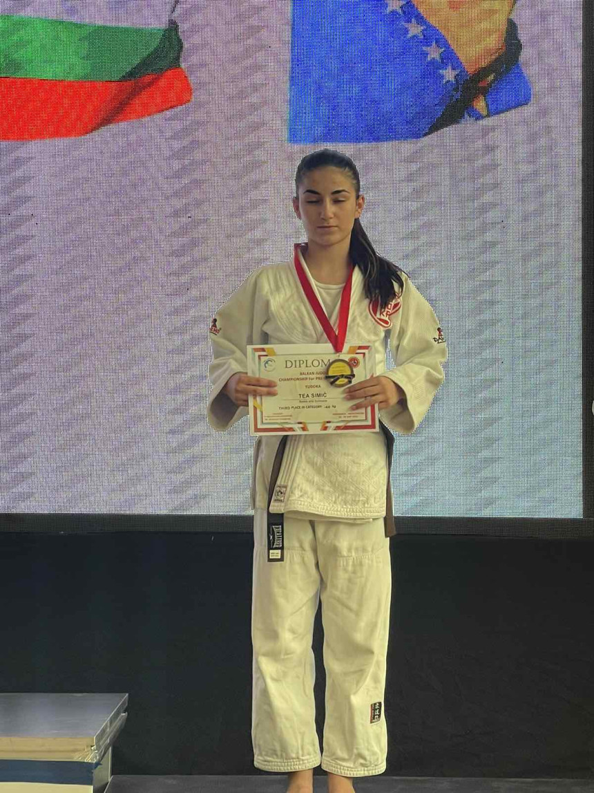 На Балканском првенству Теа се окитила медаљом