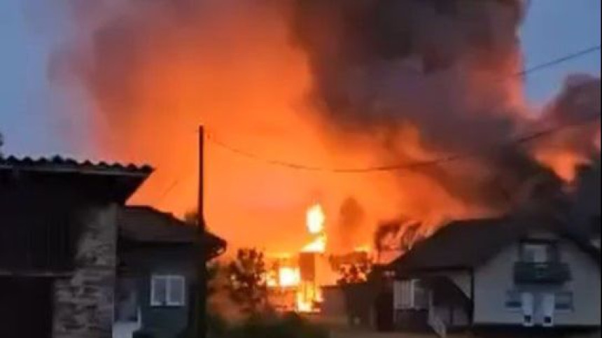 Велики пожар: Гори хала фирме "Босниакоп"