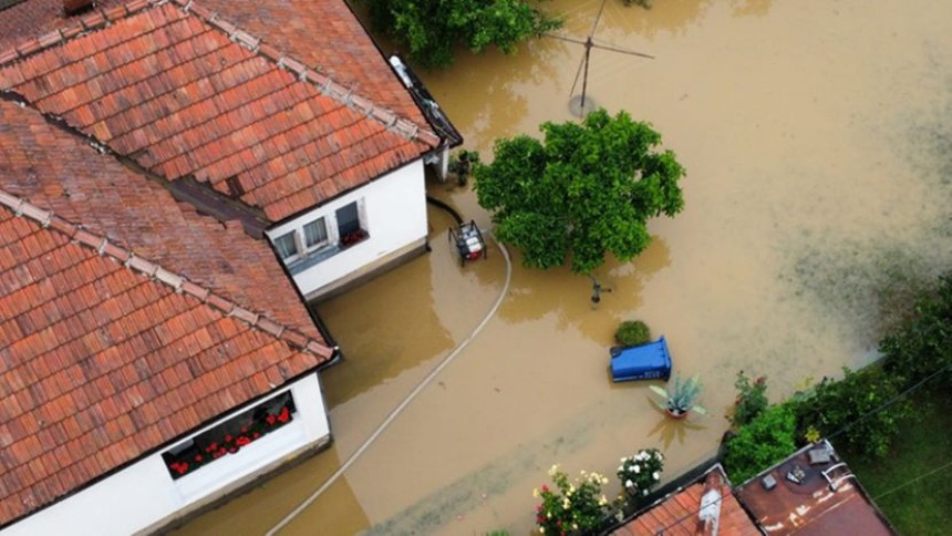 Србија: Ванредно у 50 градова, хаос због поплава