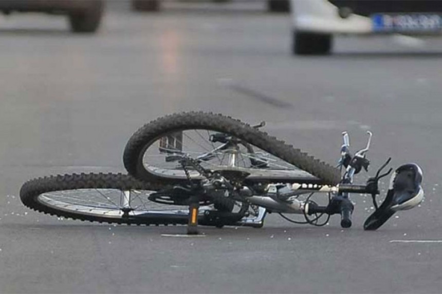 Prijedor: U sudaru teško povrijeđen biciklista