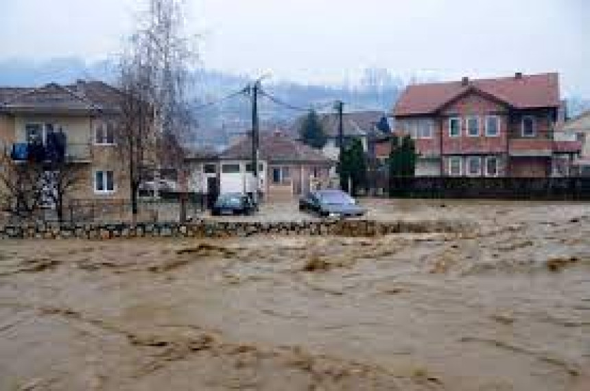Трагедија: Мајка и дијете (5) страдали у поплавама