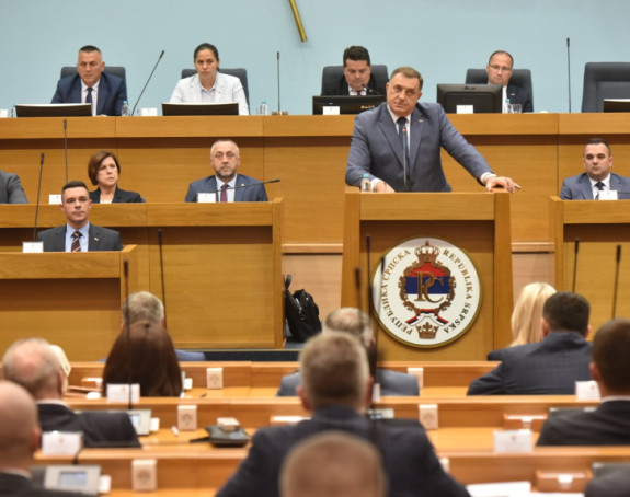Dodik se obrušio na Ustavni sud BiH i zaprijetio zatvorom