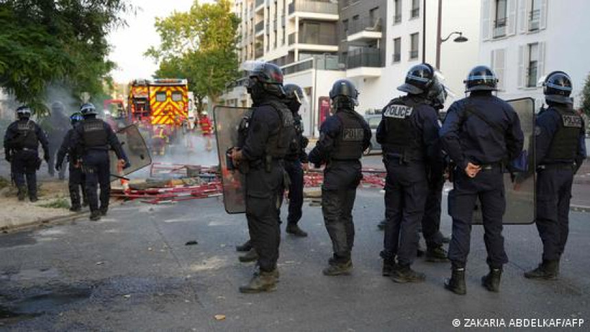 Nakon nemira u FR biće raspoređeno 40.000 policajaca