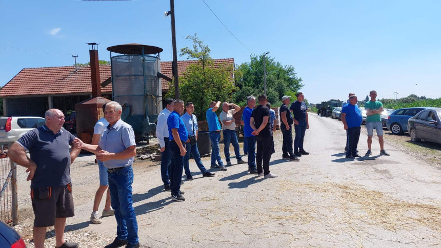 Бијељина: Министар Минић заобишао пољопривреднике