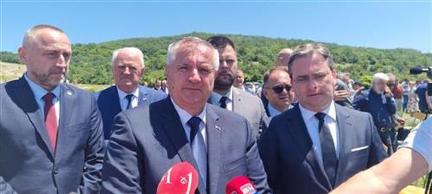 Вишковић позива на српско јединство и саборност