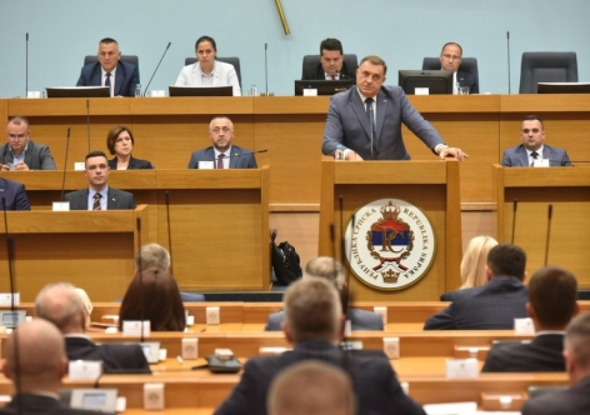 Zakone donosi skupština, a ne predsjednik Srpske
