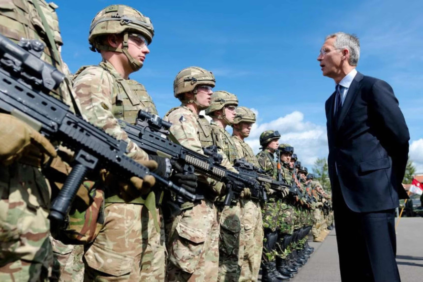 "НАТО ће у Европи држати 300 хиљада војника у стању високе борбене приправности"