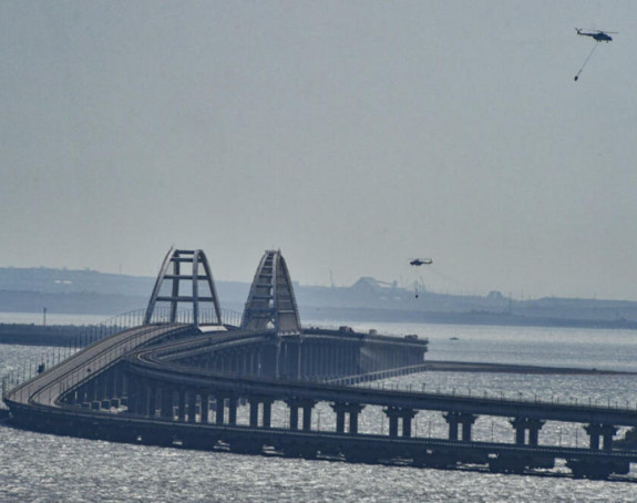 Руси објавили да је оштећен Кримски мост, има погинулих