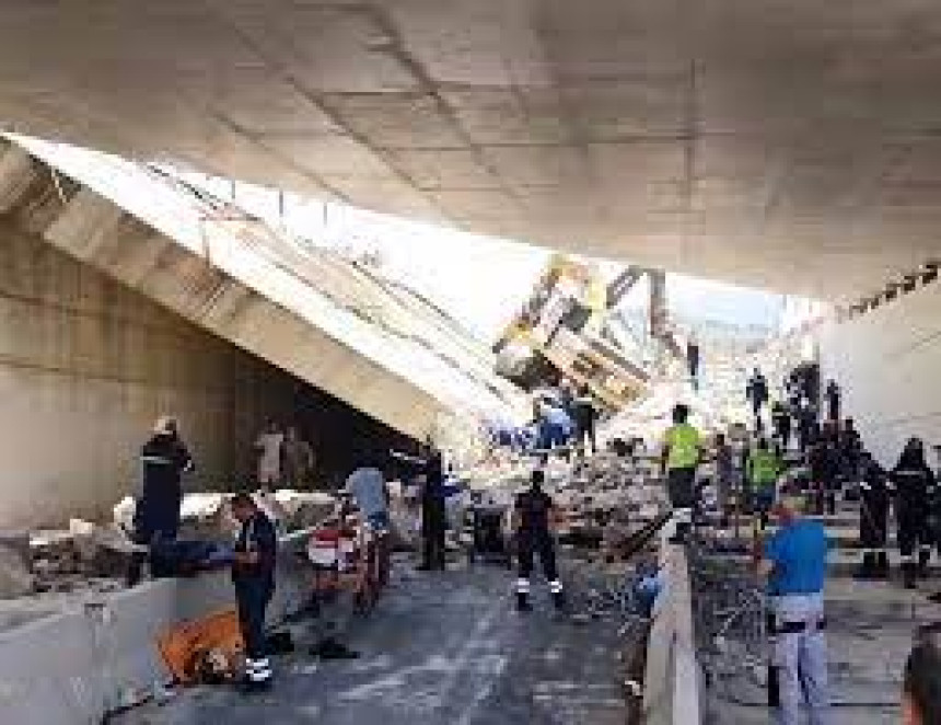 Грчка: Урушио се дио моста, има погинулих и несталих