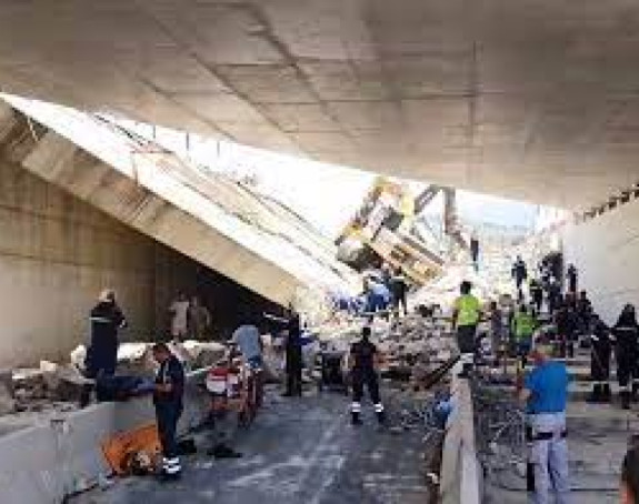 Грчка: Урушио се дио моста, има погинулих и несталих