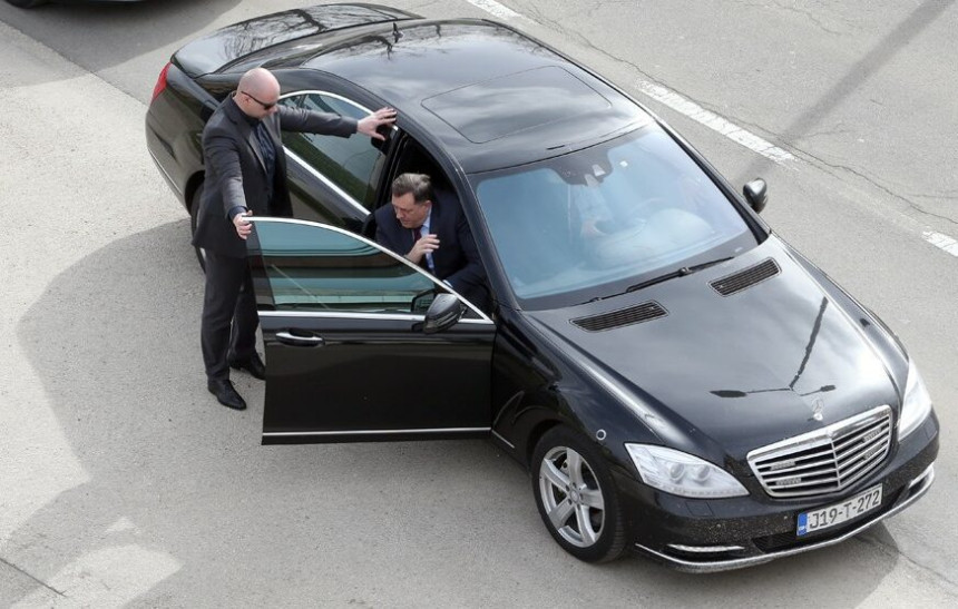 Dodikov novi Mercedes budžet košta 301.860 KM