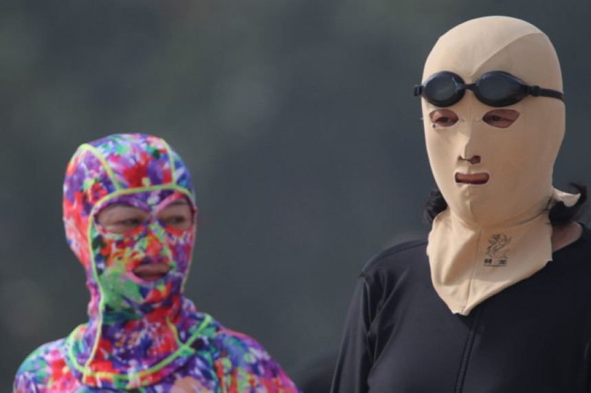Кинези носе бикини за лице "Фејскини" да их штити од сунца(ФОТО)
