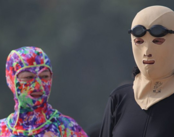 Kinezi nose bikini za lice "Fejskini" da ih štiti od sunca(FOTO)