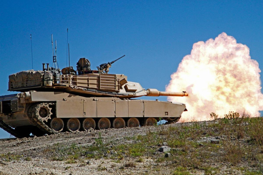 Политико: Амерички тенкови "абрамс" стижу у септембру