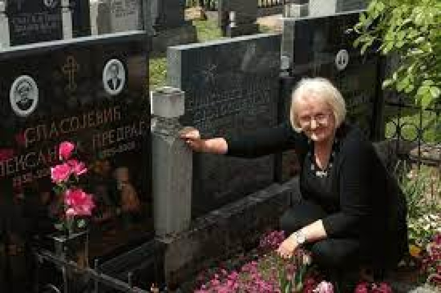 Zorica iz Kanade se bori za pokradene grobove u Bijeljini