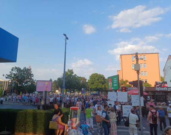 Протестна шетња у Бијељини: "Нећемо смеће из Брчког!"
