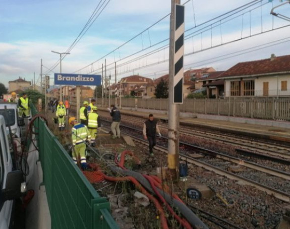 У Италији воз налетио на раднике док су поправљали пругу