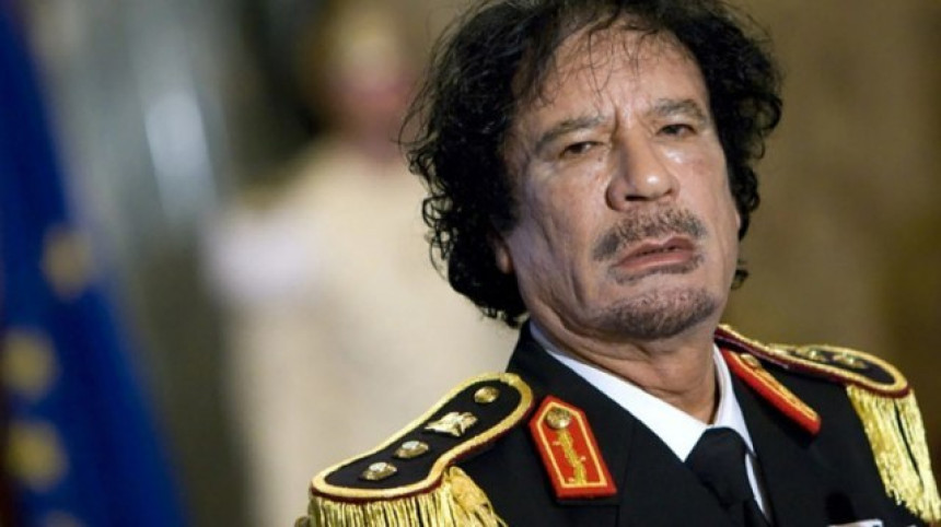 "Сачекуша" кад је одлазио из Југе; Гадафи био мета
