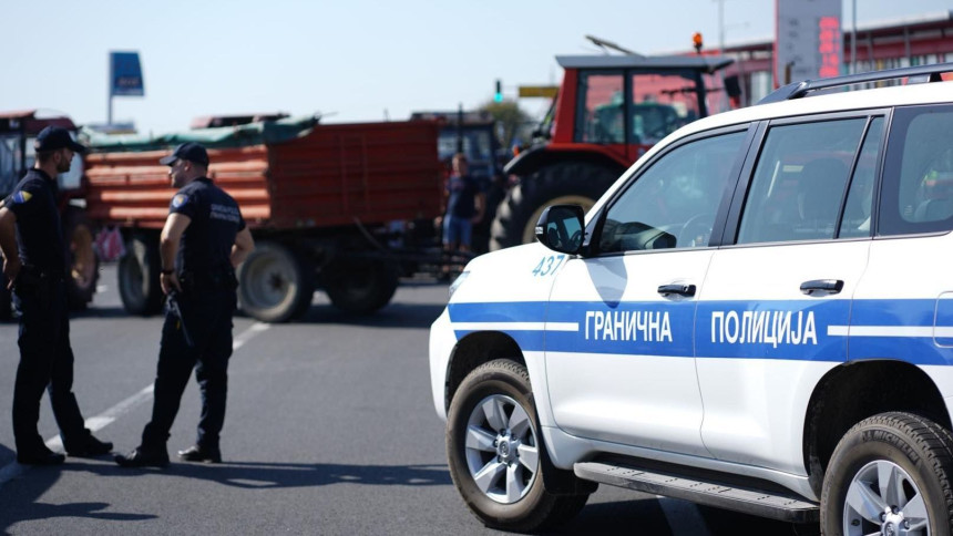 Пољопривредници одблокирали гранични прелаз у Орашју
