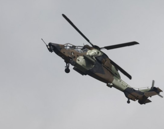 Helikopter se srušio u Dubaiju, potraga za posadom