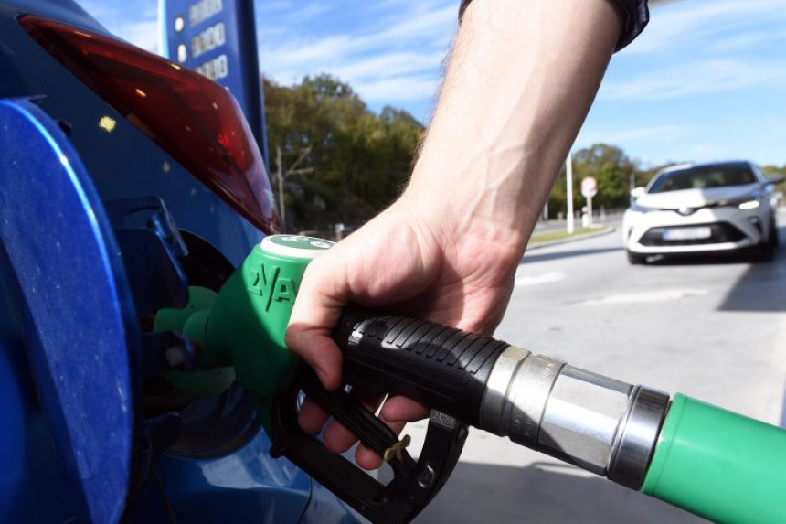Tri KM litar: Šta donosi novo poskupljenje goriva?