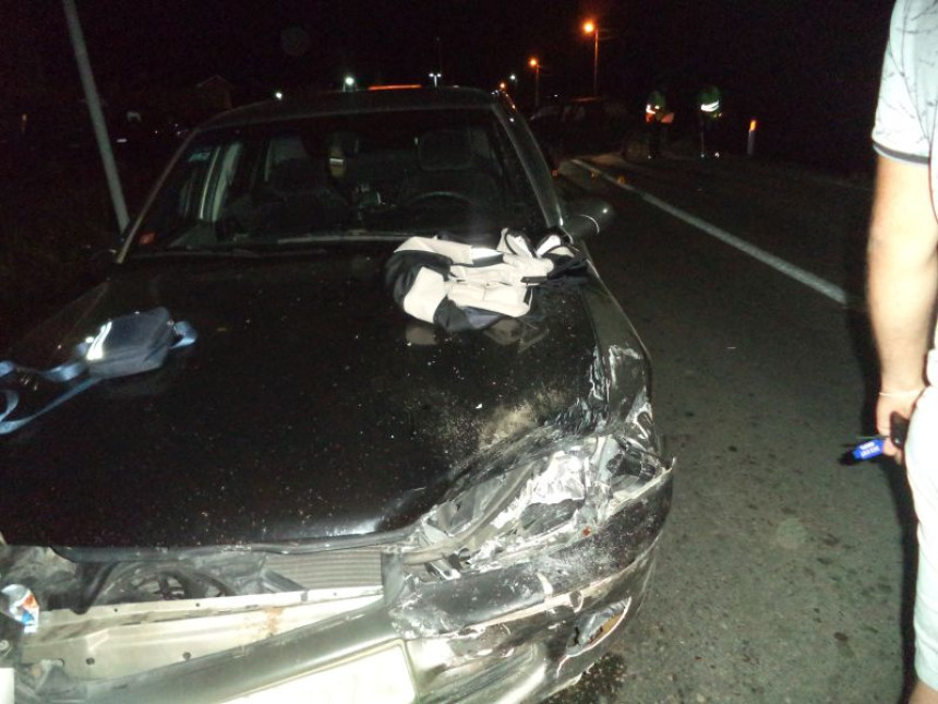 Saobraćajka kod Srpca: sudarila se dva automobila