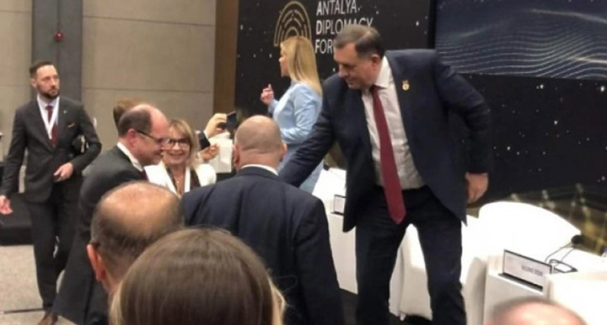 Dodik - Tigar od papira