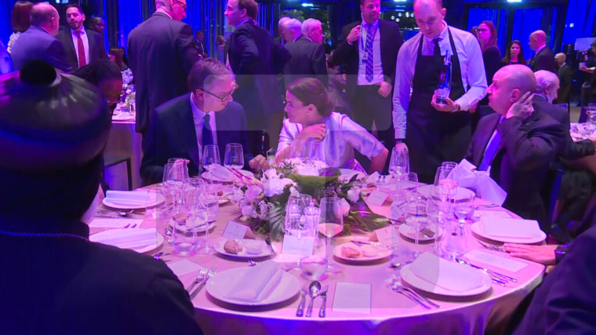 Vučić u Budimpešti na večeri sa predsjednicima