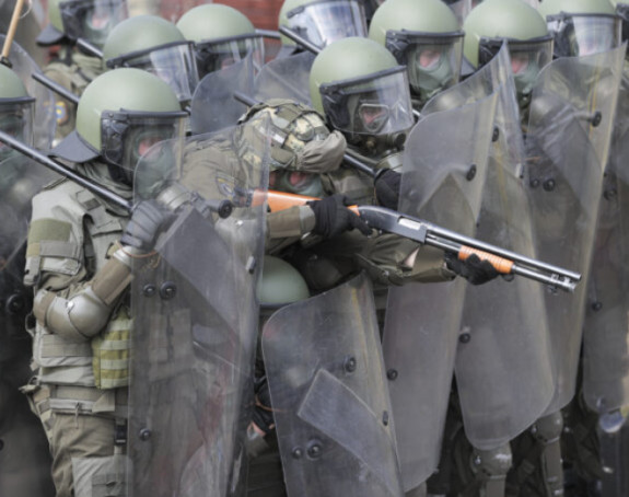Vojnici EUFOR-a u BiH izveli vježbu razbijanja protesta