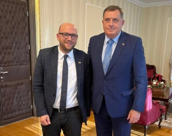 Saracin Dodiku: "Rakija Vam je bolja nego politika"