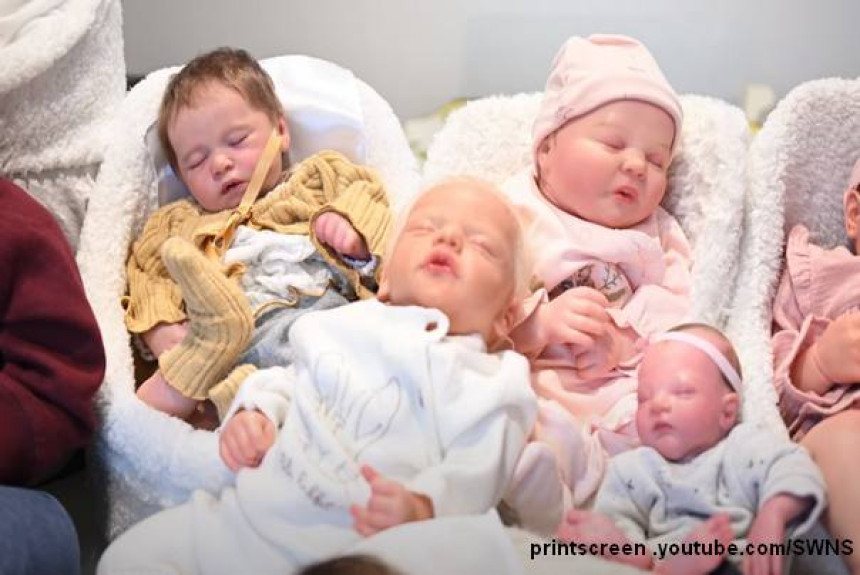 Britanski par su roditelji  13 lažnih beba lutaka!
