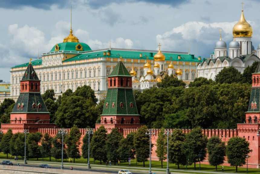 Oglasio se Kremlj o situaciji na KiM: Pomno pratimo