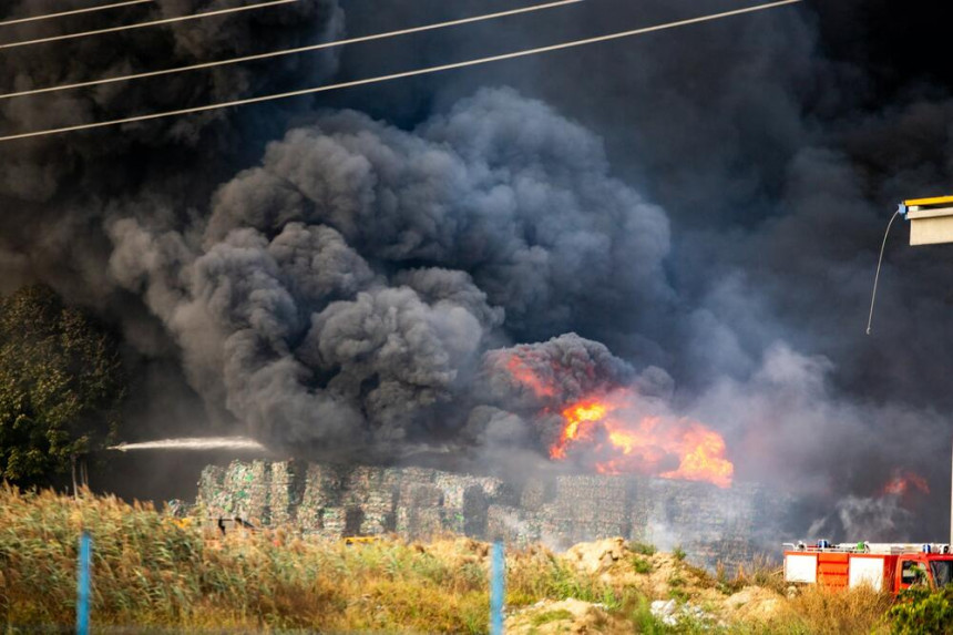 Осијек: Еколошка катастрофа, вјетар носи дим ка граду
