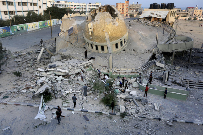 Потпуна опсада Газе: "Неће имати струје, ни хране"