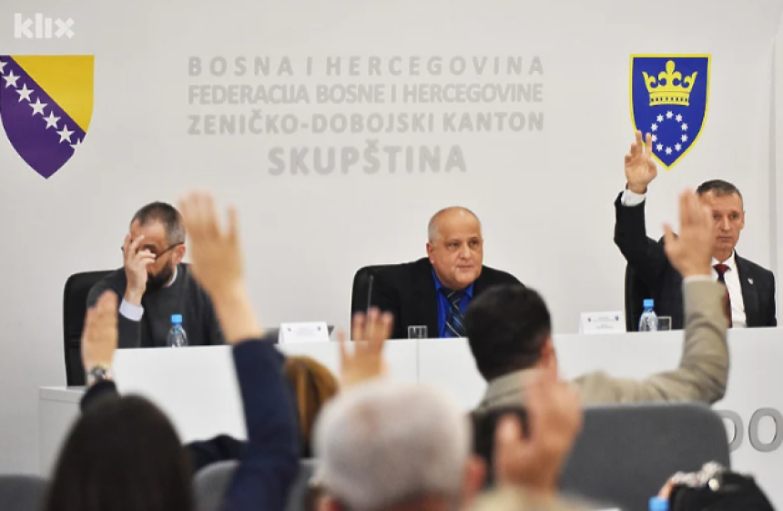 Пала влада у ЗДК: Бираће се нови премијер и министри