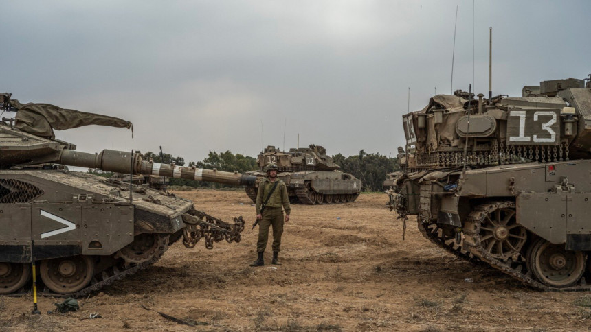 Израелска војска тврди чека 'зелено свјетло' политике за копнени напад