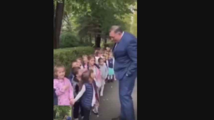 Djeca pitaju Dodika: "Đe si lopove" (VIDEO)