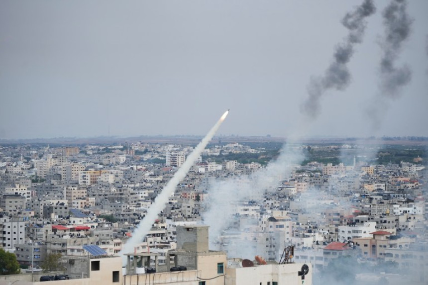 Ракетни напад на Израел, сирене у више градова