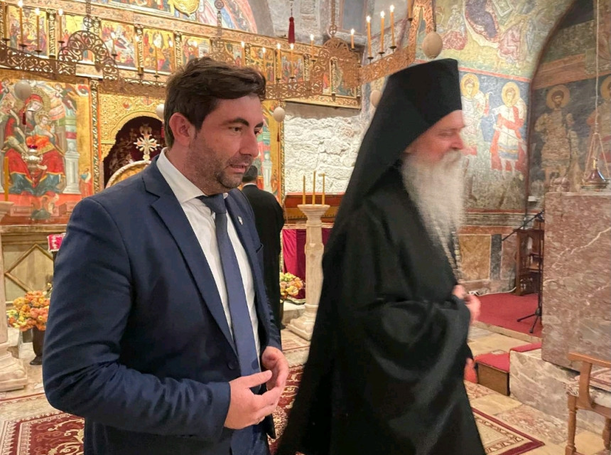 Gradonačelnik Bijeljine posjetio srpske svetinje na Kosmetu