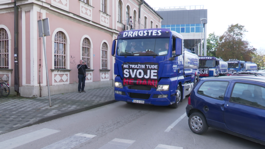 Протестна вожња камионима кроз центар Бијељине