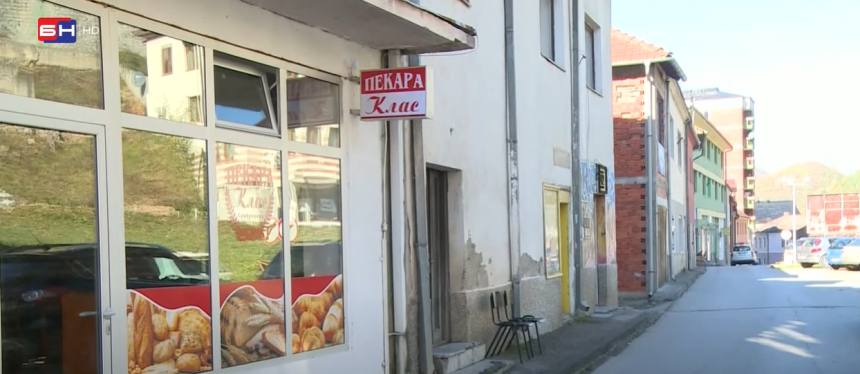 Gasi se život u Srebrenici, nema pekare ni banke