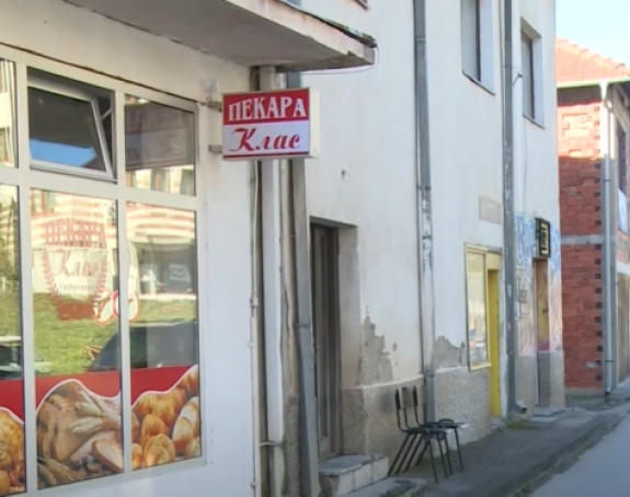 Gasi se život u Srebrenici, nema pekare ni banke