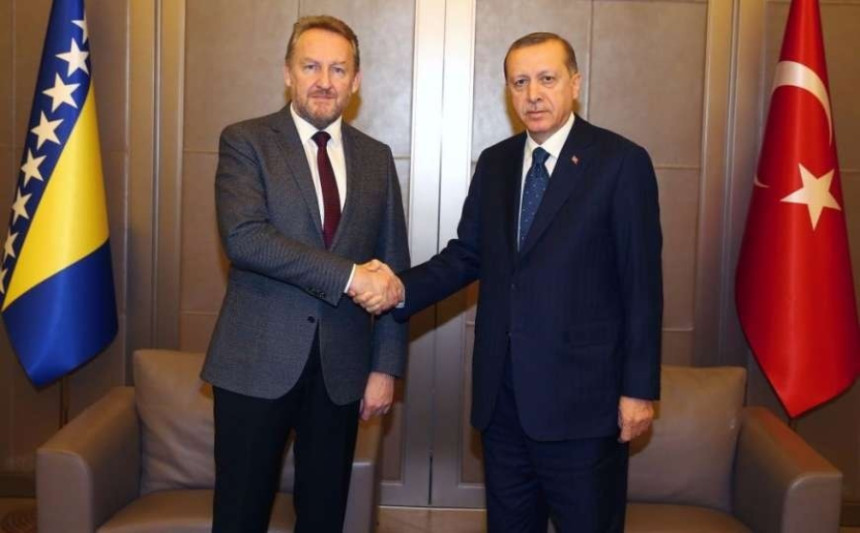 Ердоган информисао Изетбеговића о сусрету са Додиком