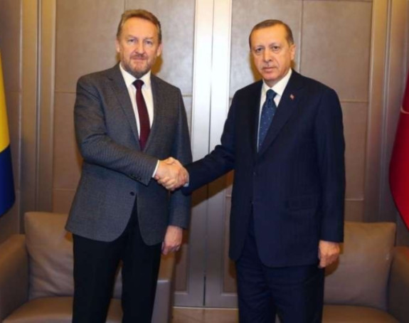 Ердоган информисао Изетбеговића о сусрету са Додиком