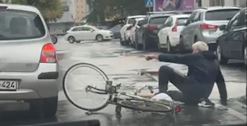 Бијељина: Возач ударио бициклисту и побјегао (ВИДЕО)